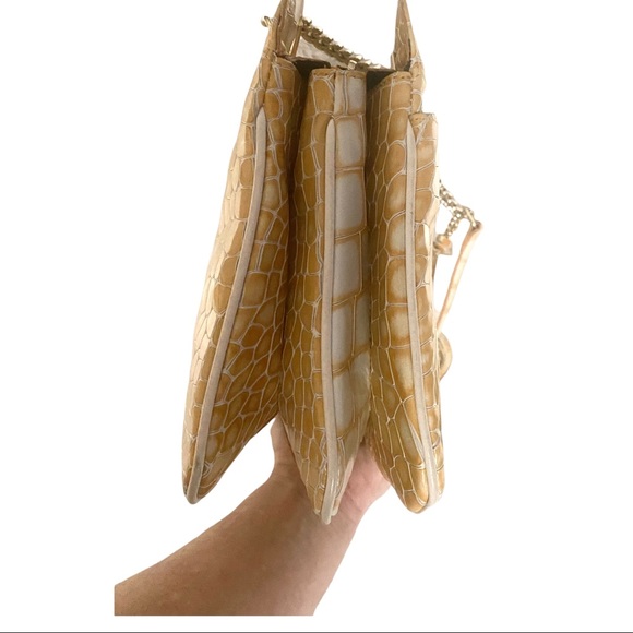 TRADE.!!  Like New! Roberto Cavalli Leather, Croc Embossed Handbag. - Picture 4 of 10